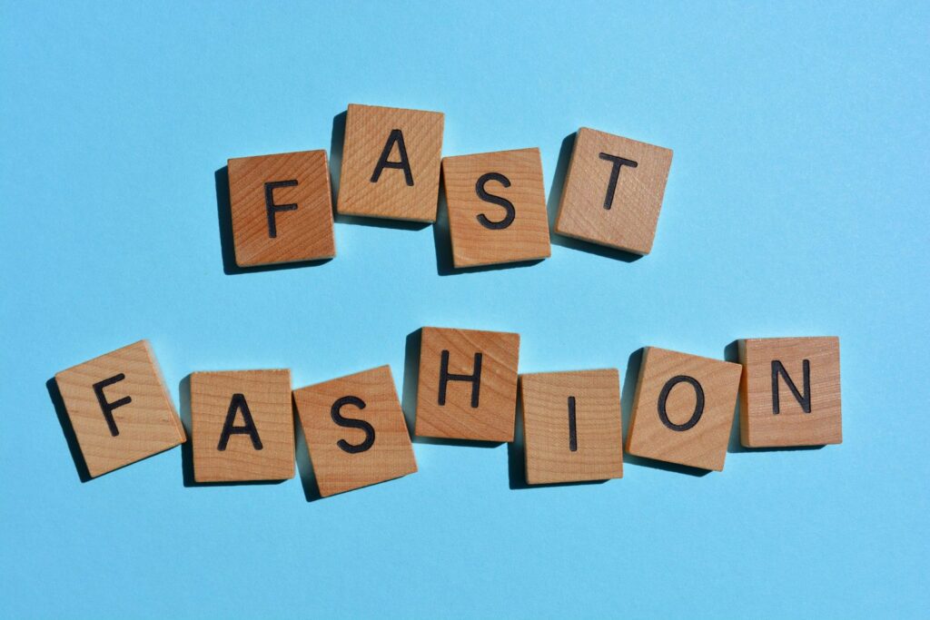 Fast fashion: O que é? Como funciona?